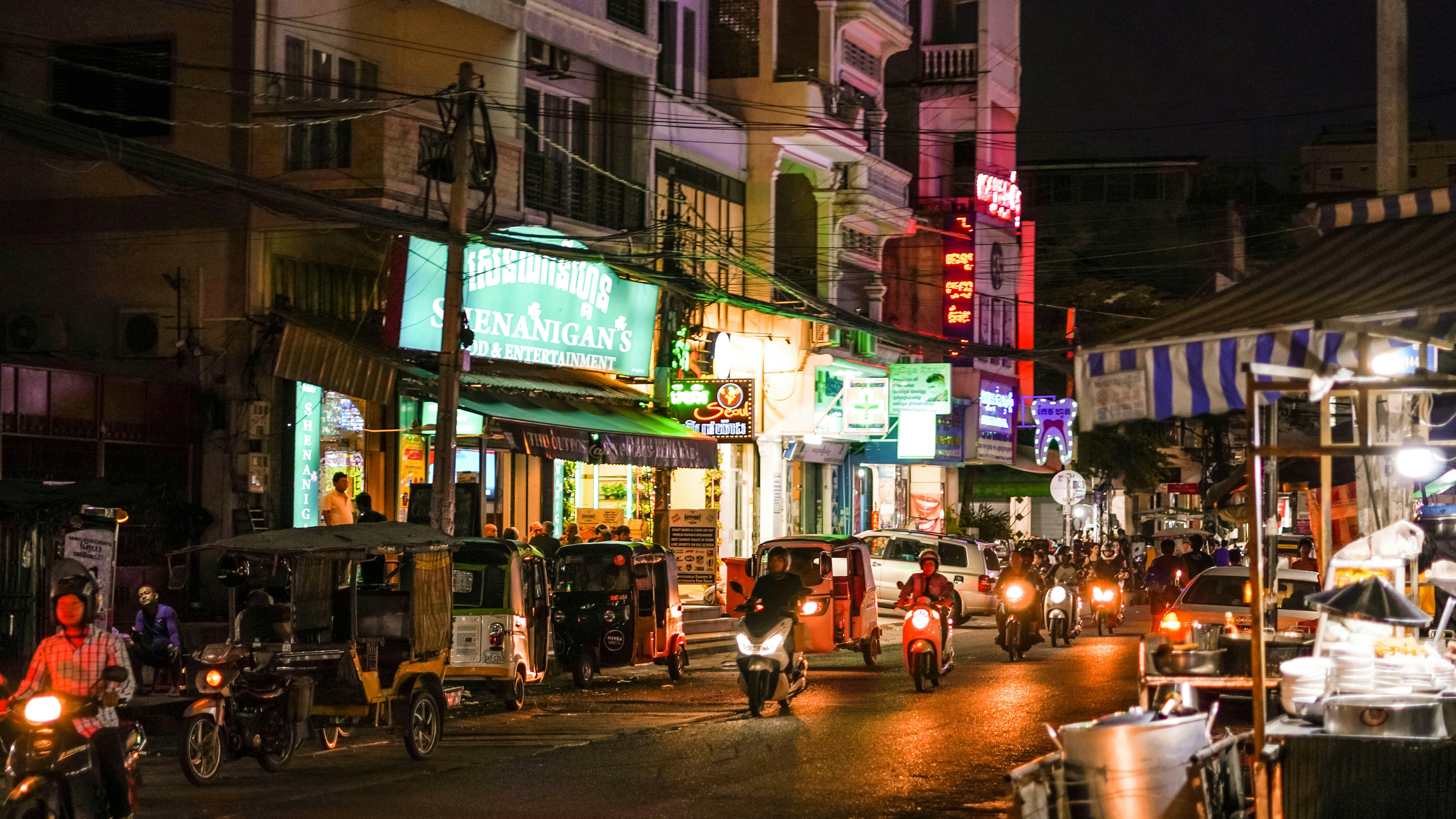 Phnom Penh Night Market in Cambodia, a lively evening spot for local food, shopping, and culture along the Tonle Sap River